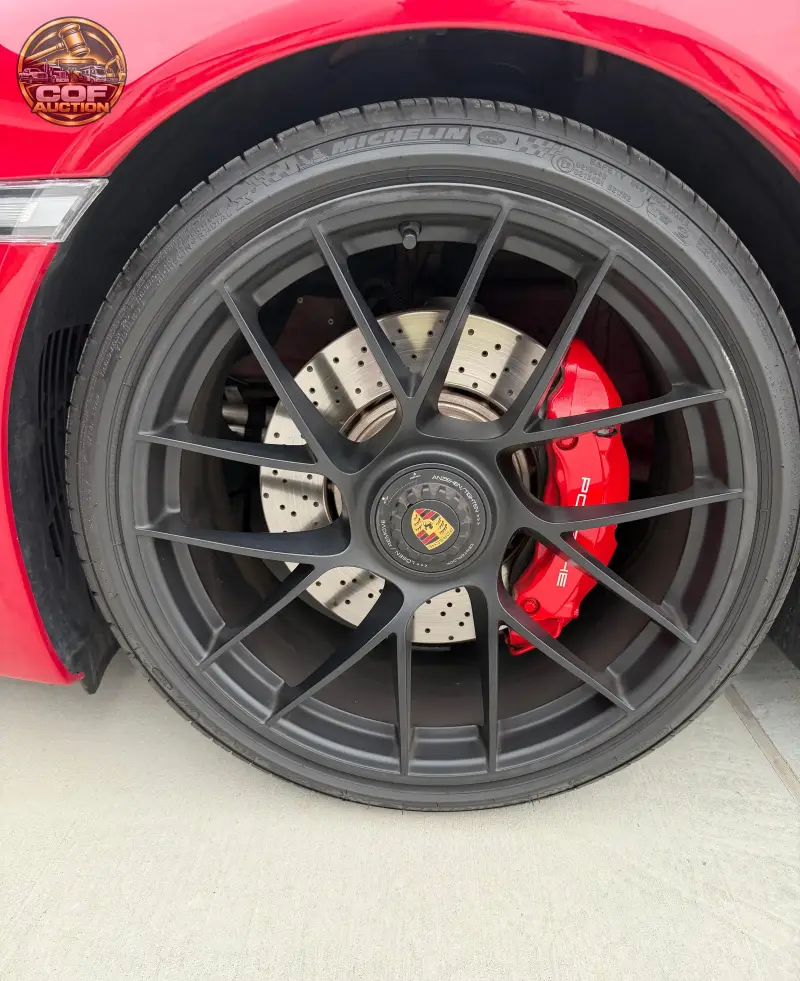 2018 Porsche 911 Carrera GTS Coupe photo 21