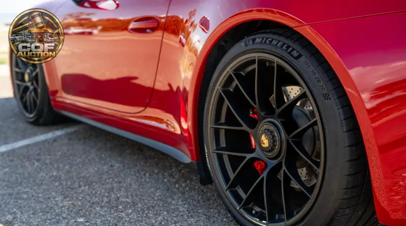 2018 Porsche 911 Carrera GTS Coupe photo 16