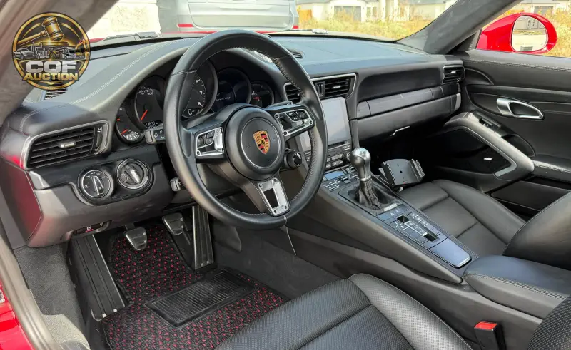 2018 Porsche 911 Carrera GTS Coupe photo 25