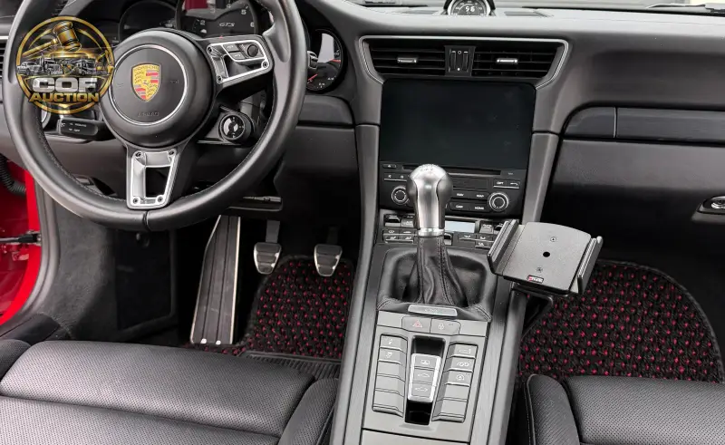 2018 Porsche 911 Carrera GTS Coupe photo 36