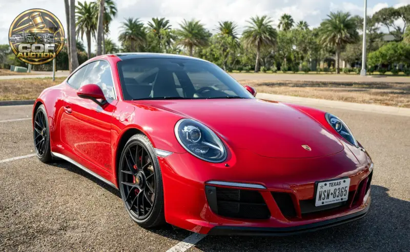 2018 Porsche 911 Carrera GTS Coupe photo 1