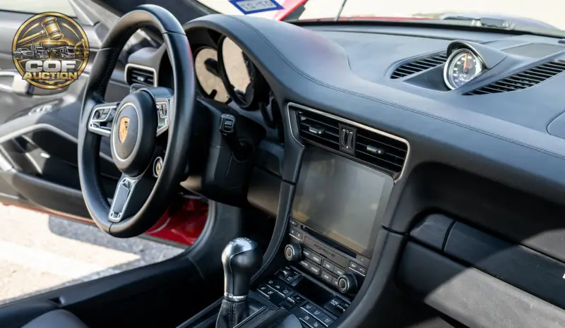 2018 Porsche 911 Carrera GTS Coupe photo 37
