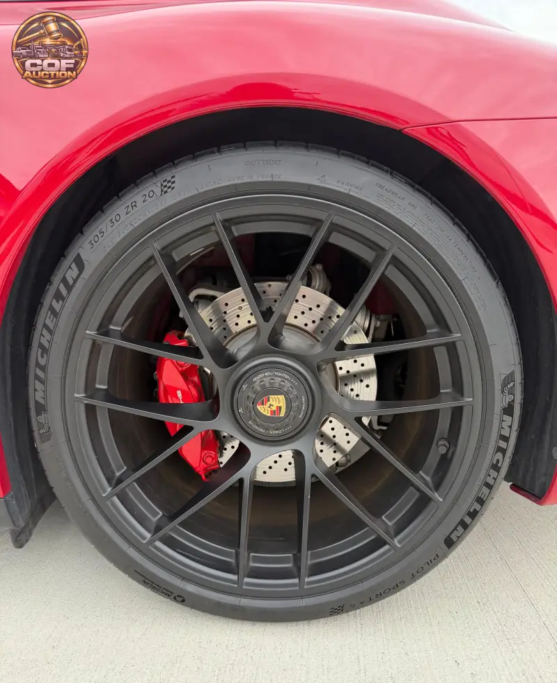 2018 Porsche 911 Carrera GTS Coupe photo 22