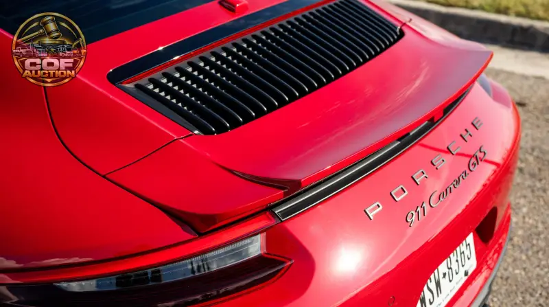2018 Porsche 911 Carrera GTS Coupe photo 17