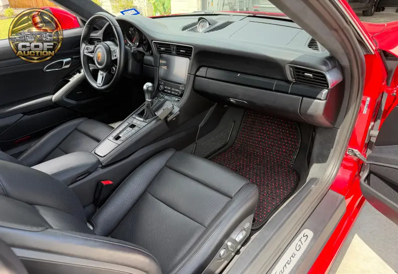 2018 Porsche 911 Carrera GTS Coupe photo 35