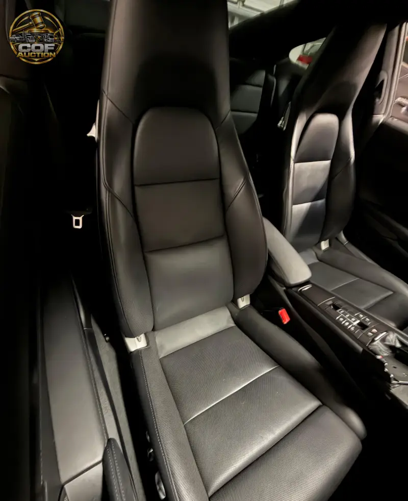 2018 Porsche 911 Carrera GTS Coupe photo 29